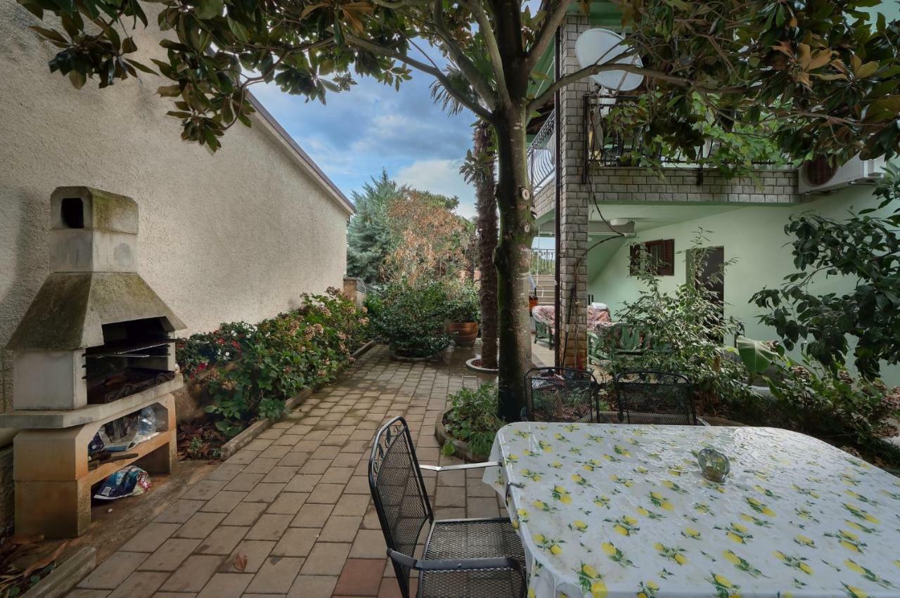 Apartment Lala & Nina Banjole Exterior photo